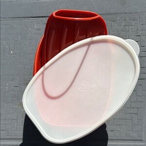 Tupperware ham keeper with insert